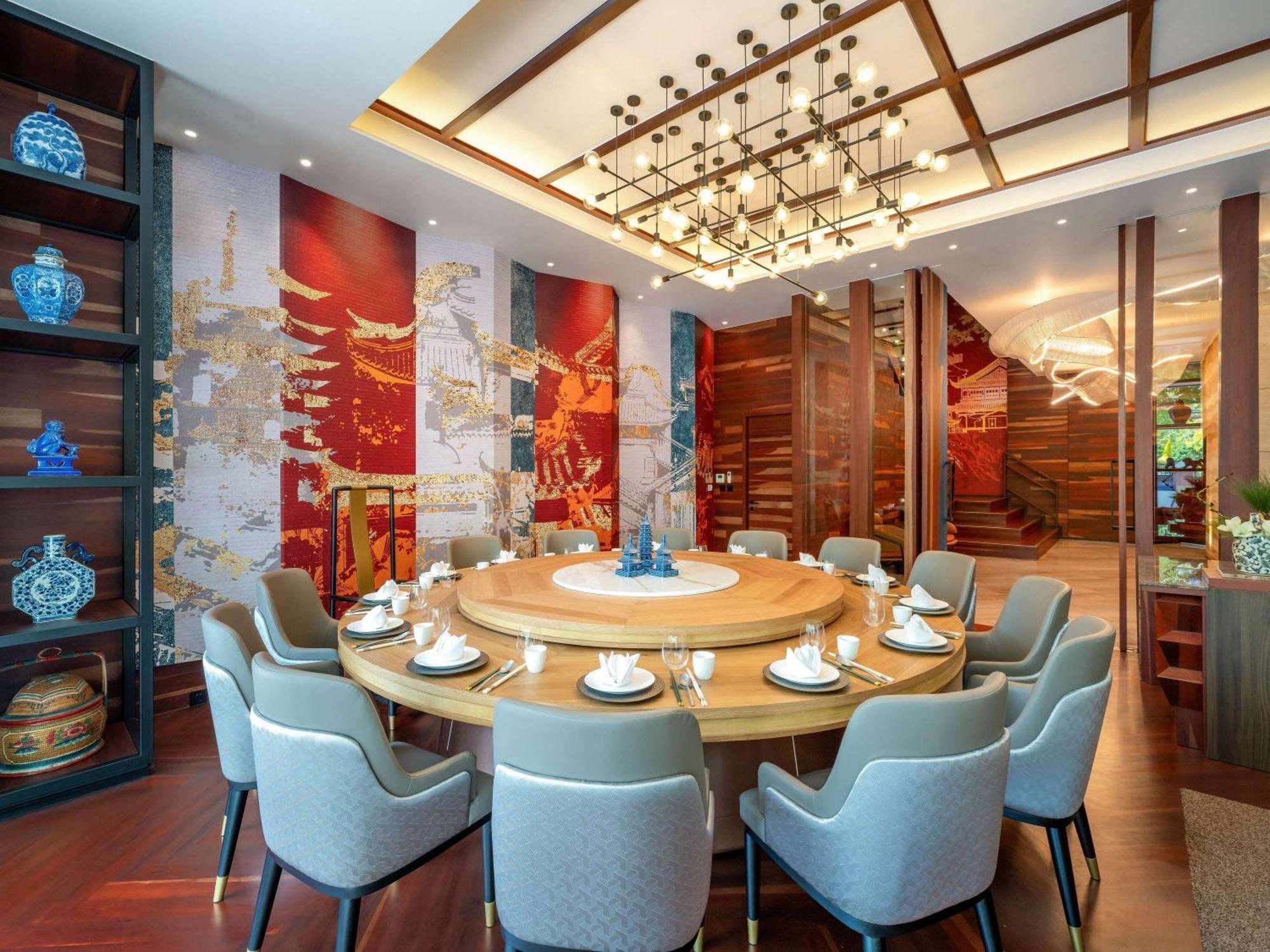 Khách sạn Mercure Surawong