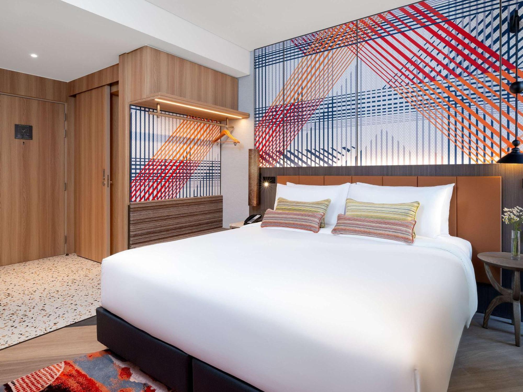 Mercure Surawong Khách sạn 4*